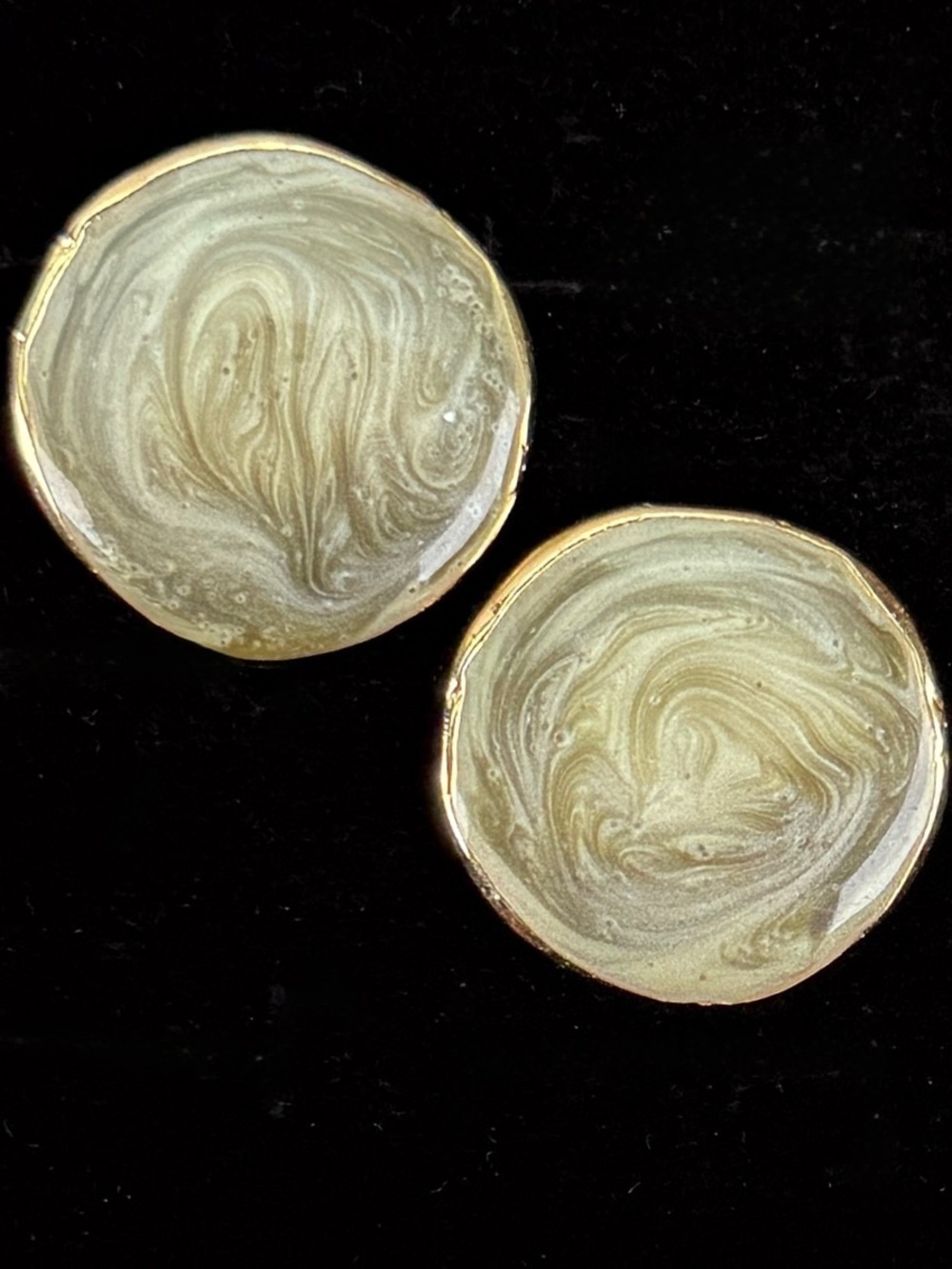 Vintage Goldtone Green Swirl enamel pierced Earrings